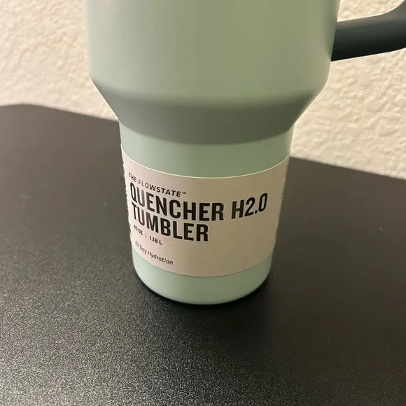 Stanley 40 oz Tumbler - Picture 3 of 3